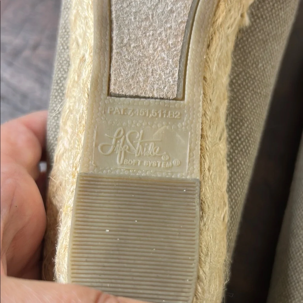 Life Stride Tan Espadrille Peep-Toe Flats Sz 9